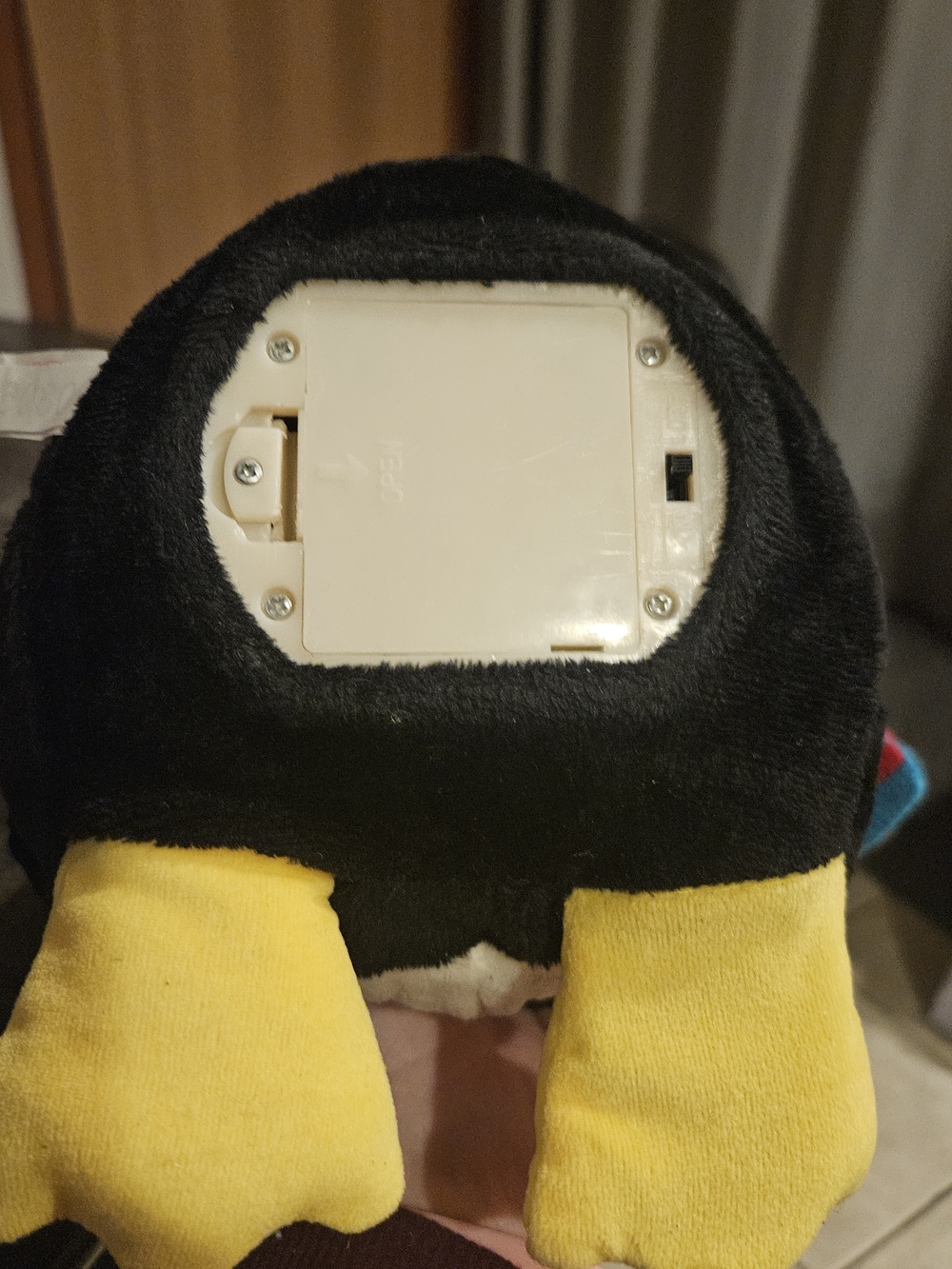 Vintage Russ Musical "Skribbles"Penguin Plush NWT - Picture 4 of 6